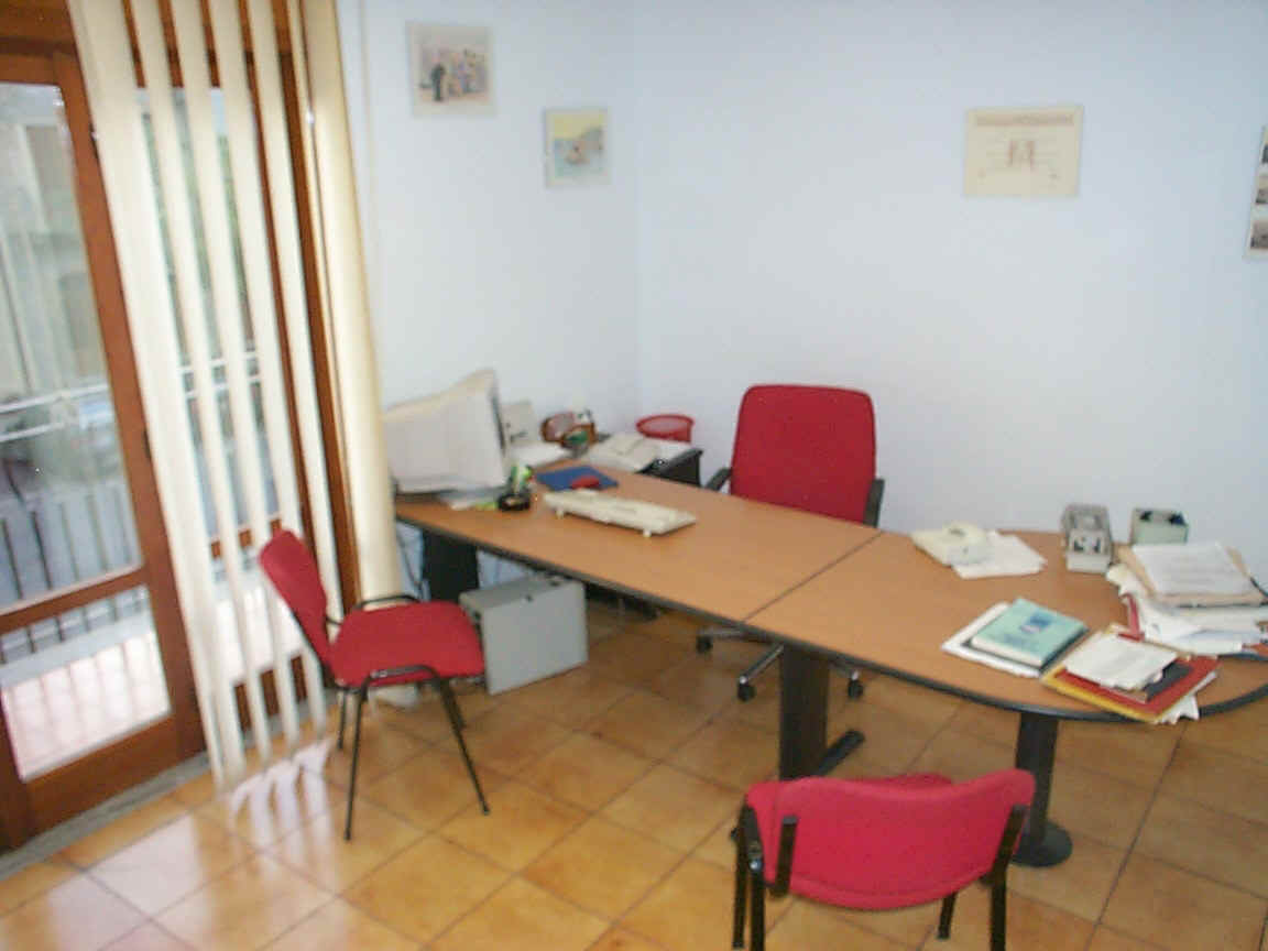 Ex000012.jpg (185281 byte)